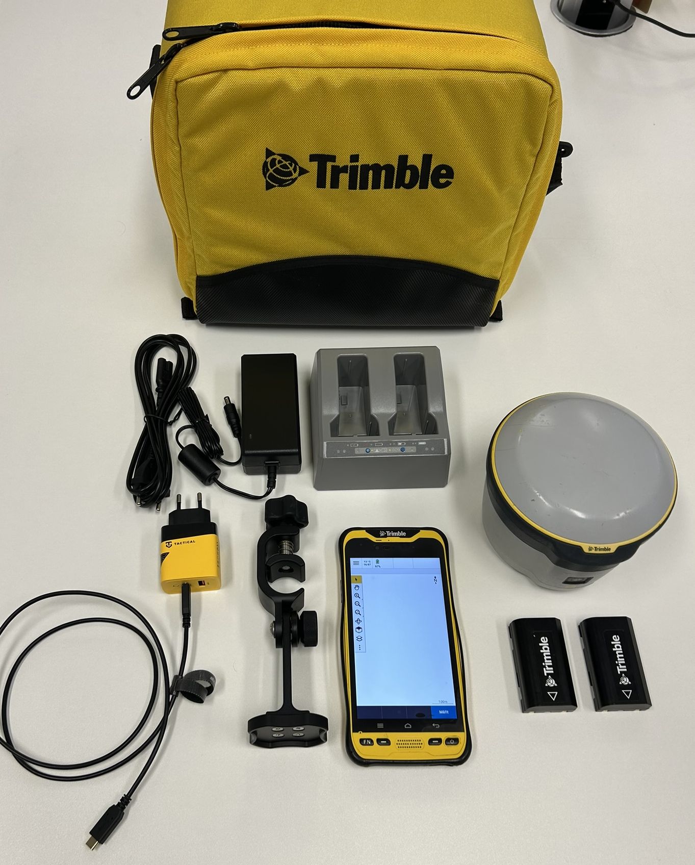 GNSS přijímač Trimble R2 + Trimble TDC600 - zdarma
