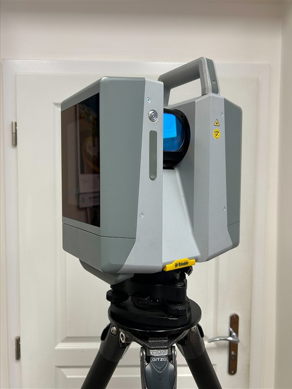 Trimble X12 s tabletem T10 a softwaram Trimble Perspective